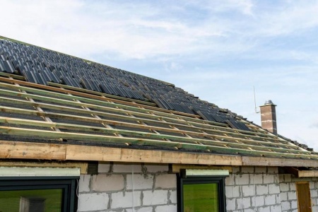 Tuiles en fibrociment &agrave; Taverny, une solution durable pour votre toit